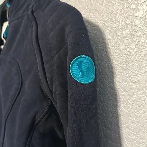 Lululemon Scuba Convertible Hoodie Vest - Picture 3 of 7